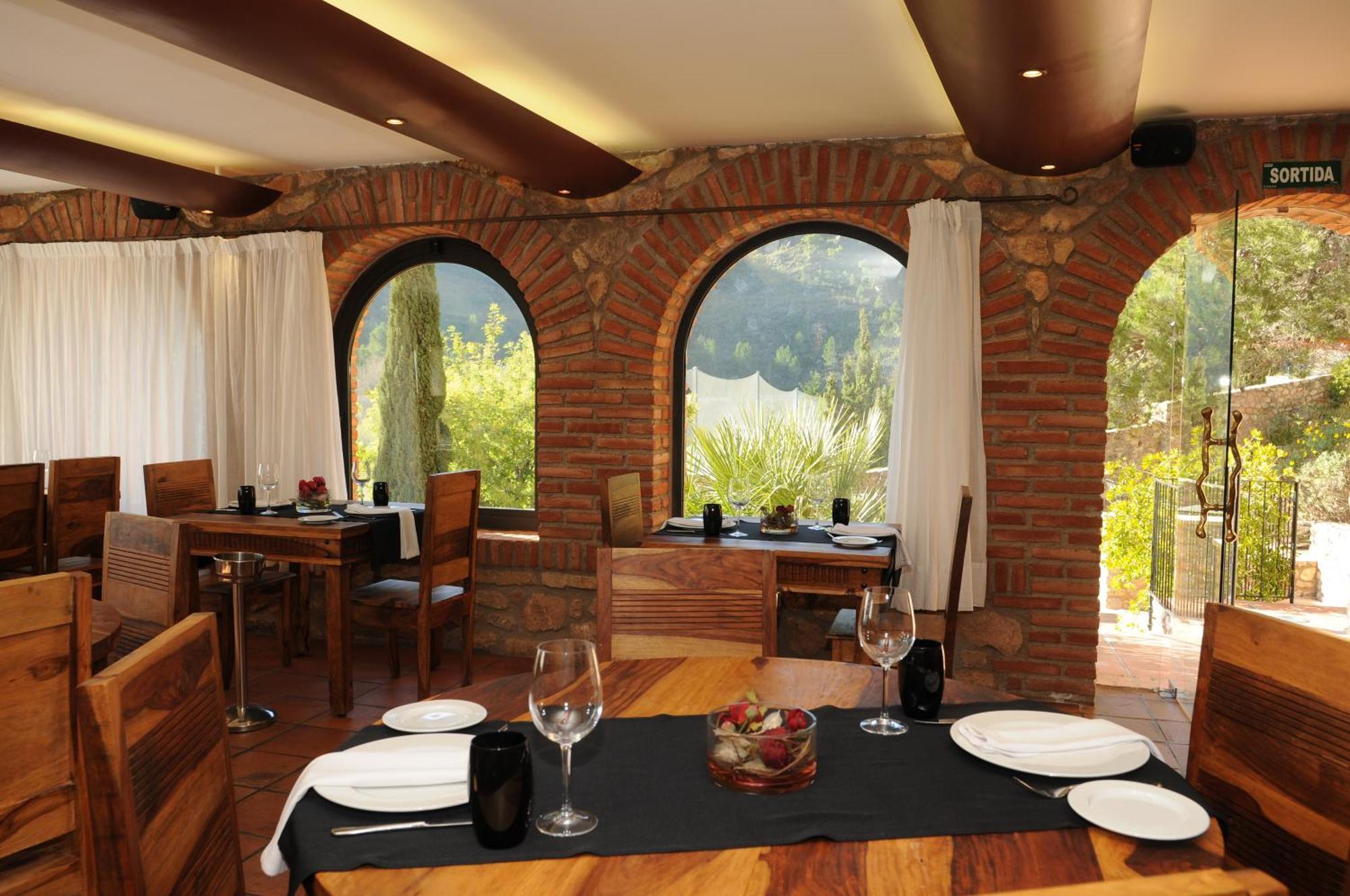 Hotel La Figuerola & Restaurant Vandellós