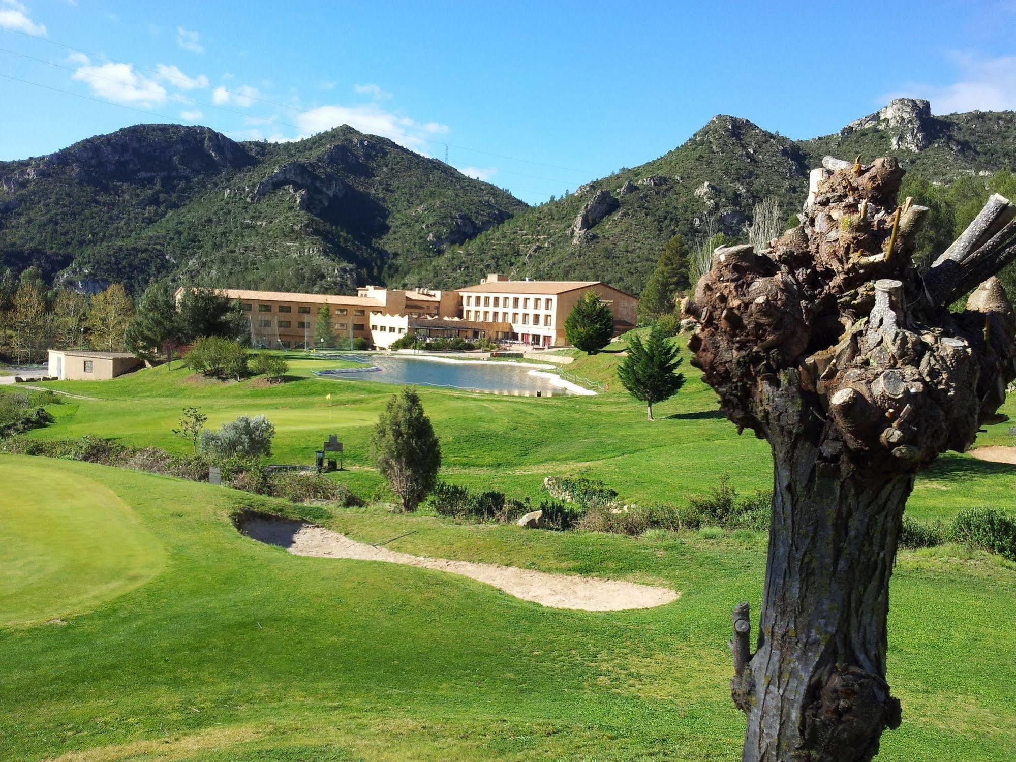 La Figuerola & Restaurant Hotel